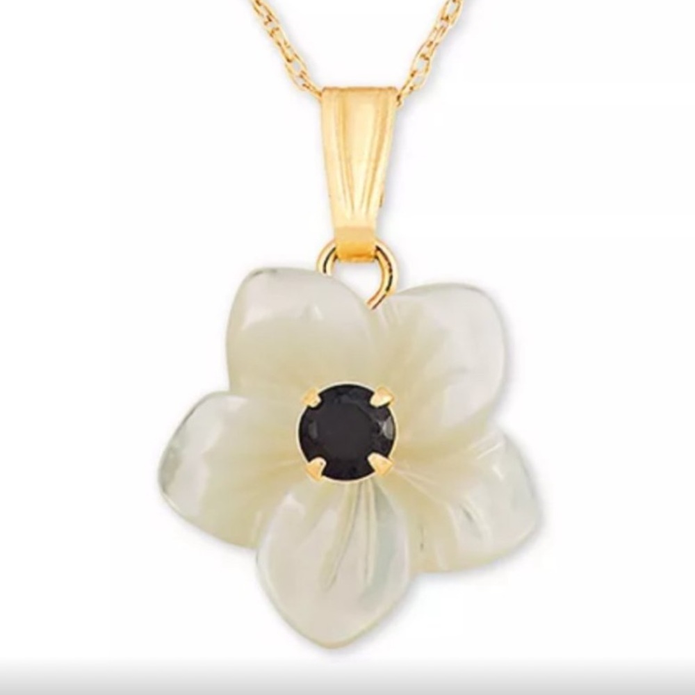 New mother of pearl and saphire necklace